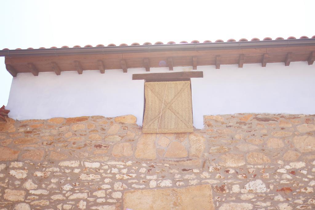 בית הארחה Perales del Puerto 	La Grulla Dorada מראה חיצוני תמונה
